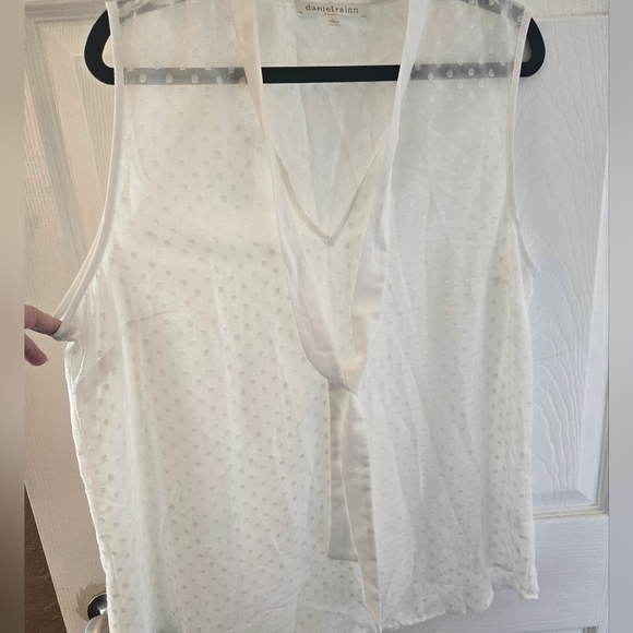 SALE!! Daniel Rainn Sheer White Sleeveless Top - Picture 6 of 10